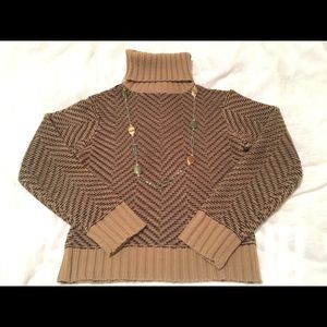 Victoria’s Secret Moda Int. Brown turtleneck❄️